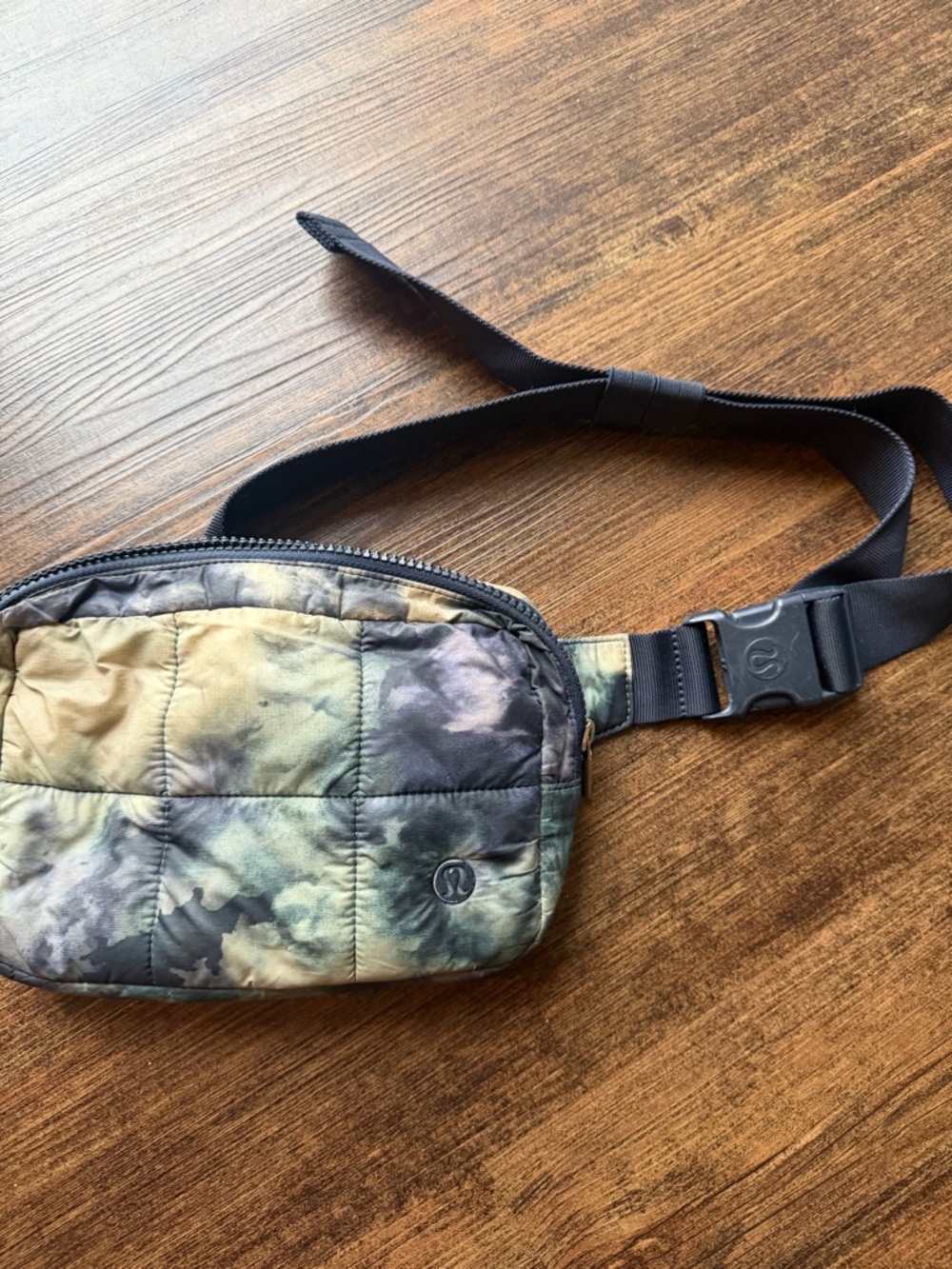 lululemon athletica Women’s Quilted Waist Pack in Green and Navy Tie-Dye